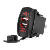 Cargador USB impermeable tipo náutico con iluminación LED roja