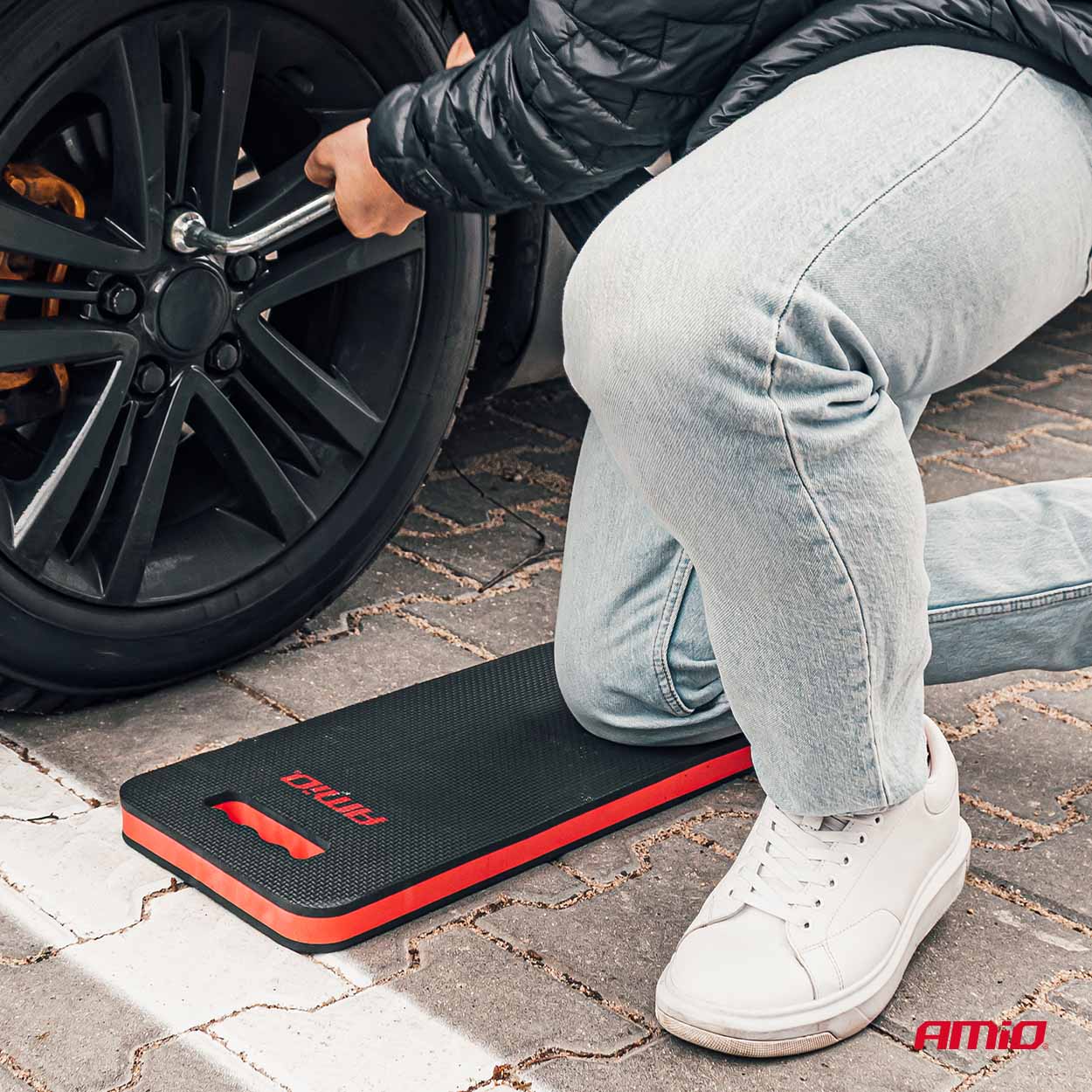 Alfombrilla de espuma para arrodillarse con práctica asa de transporte