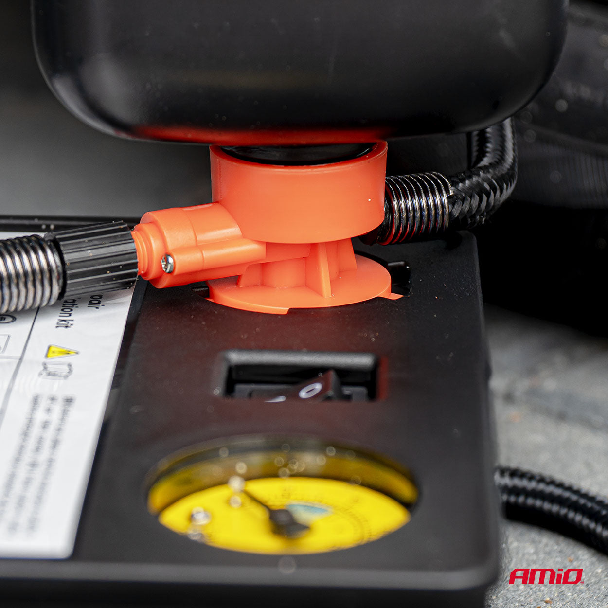 Set compacto de reparación de pinchazos y bombeo para el coche