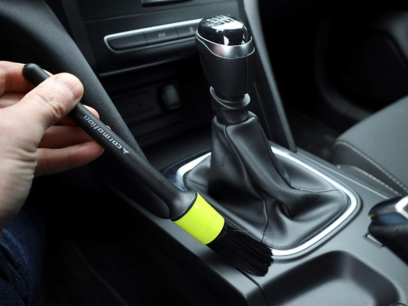 Kit de cuidado del coche con cepillos de detalle en varios tamaños