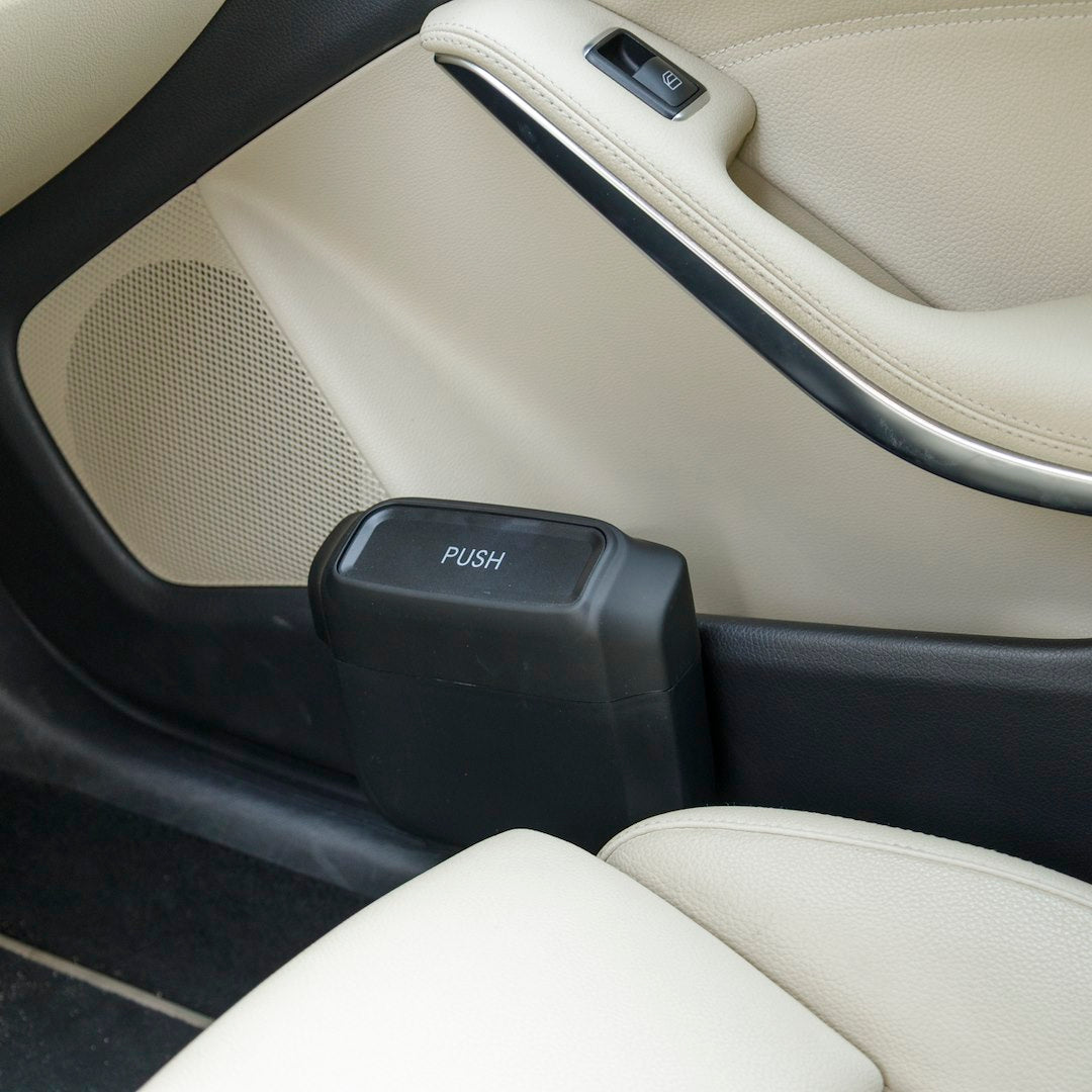 Papelera para coche CARMOTION con bolsas 1 L