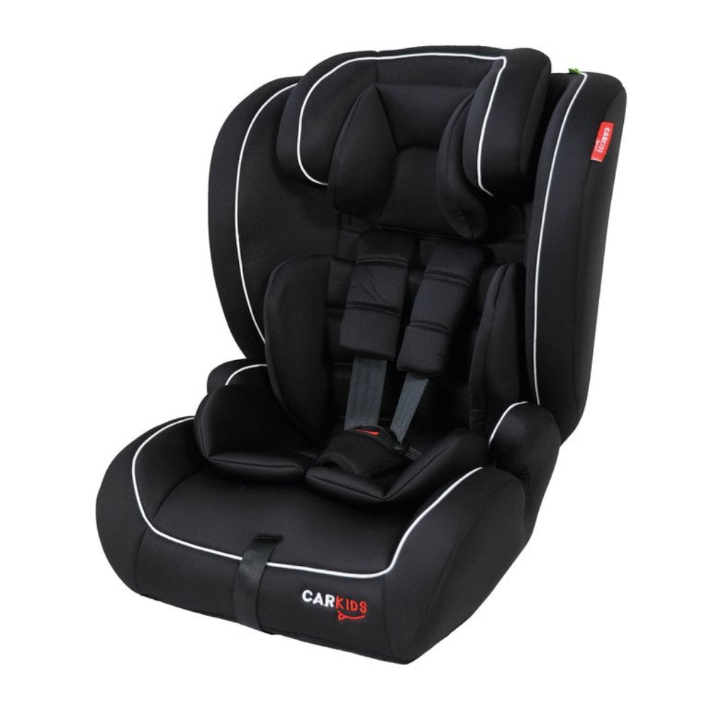 Carkids i-Size-autostol Luca 76-150 cm sort/hvid med komfortable puder og sikkerhedsseler.